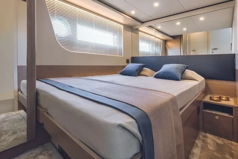 absolute-62-double-cabin