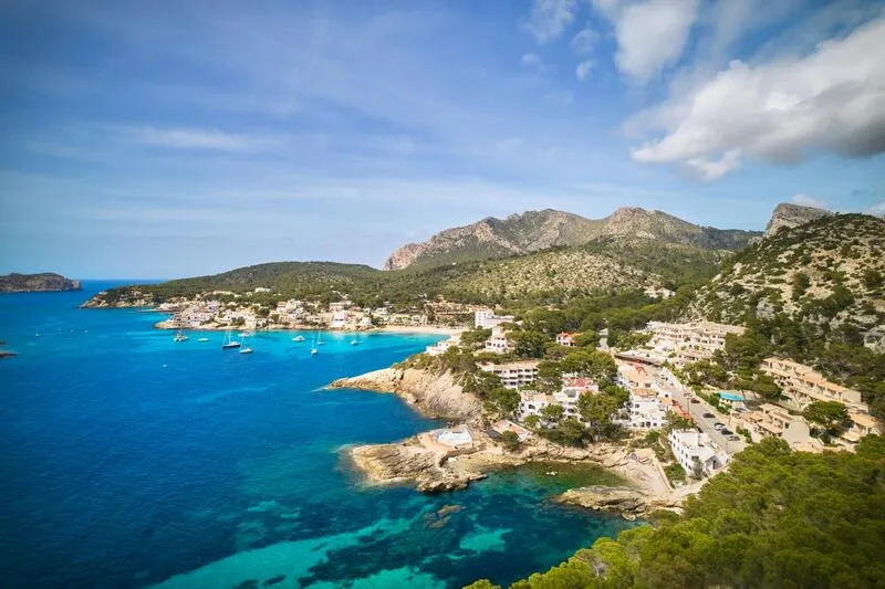 yacht charter port adriano
