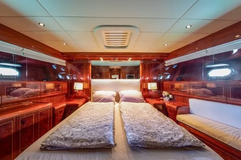mangusta-72-mallorca