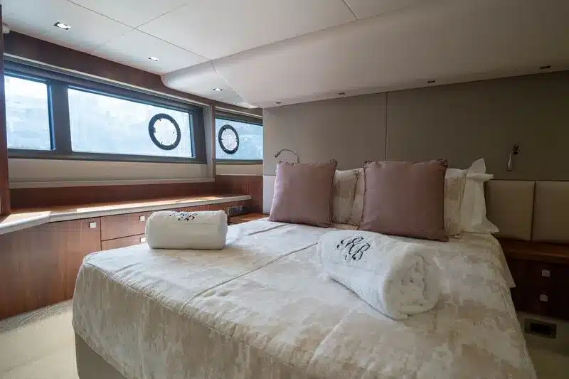 sunseeker-52-master-cabin-mallorca