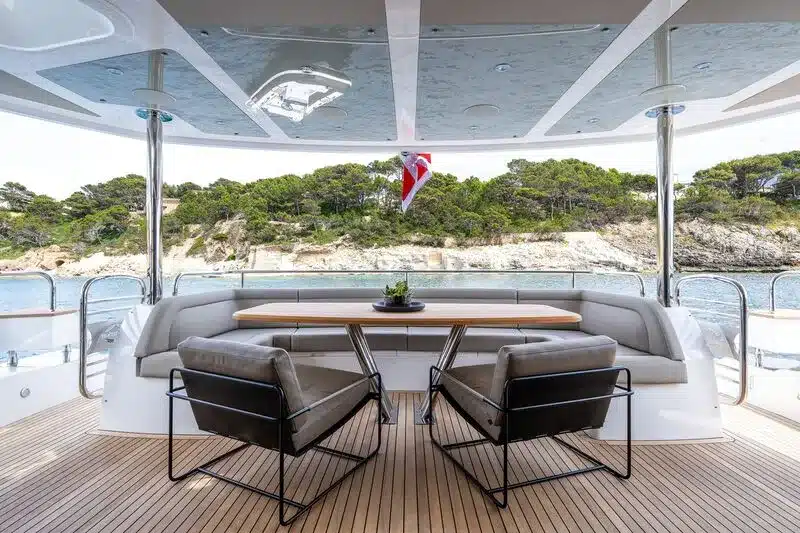 sunseeker-95-cockpit-mallorca